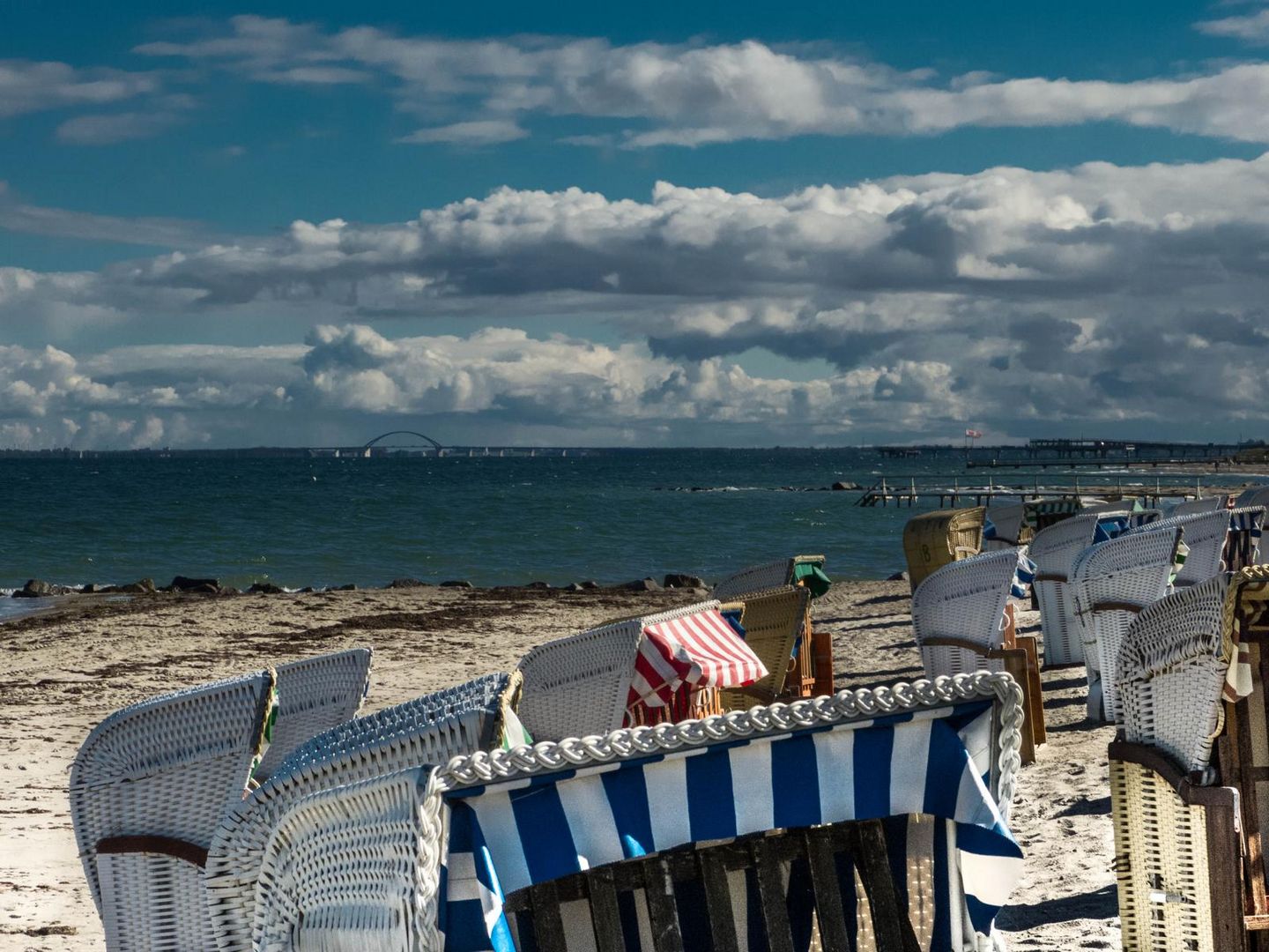 Strandkörbe im Herbst