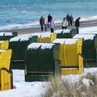 Strandkörbe im Schnee