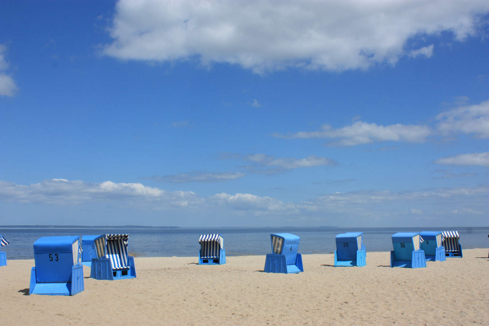 Strandkörbe in Blau