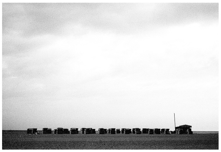 Strandkörbe nach Sonnenaufgang / Warnemünde