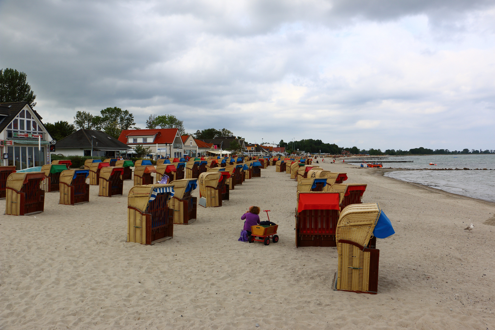 Strandkörbe und Strand