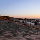 Strandkörben im Sonnenuntergang