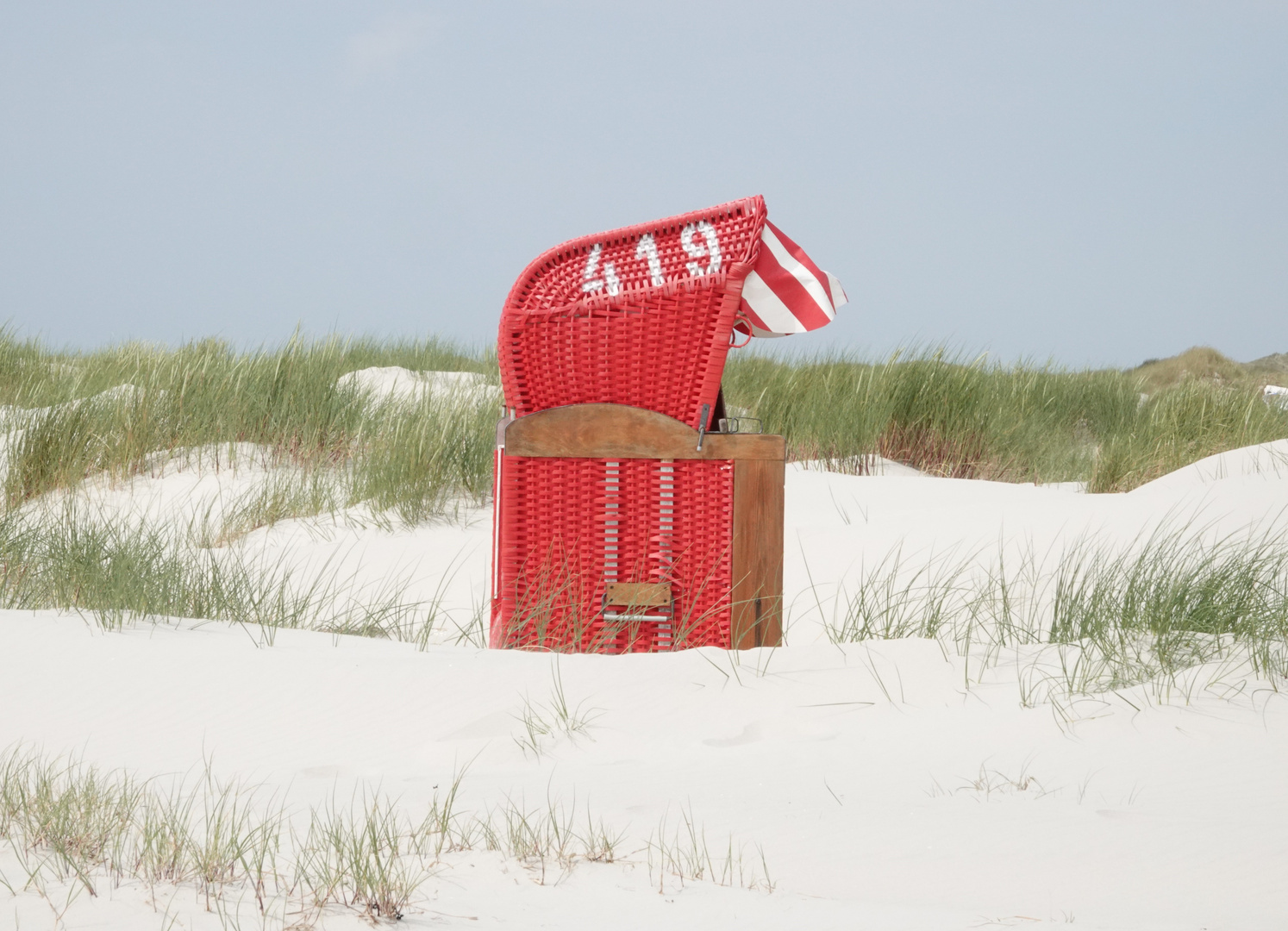 Strandkorb in den Dünen von Amrum (II)