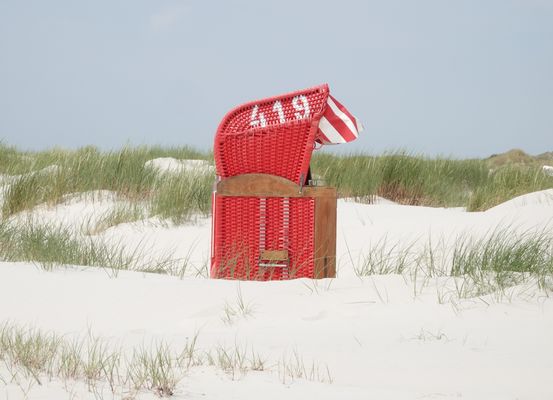 Strandkorb in den Dünen von Amrum (II)