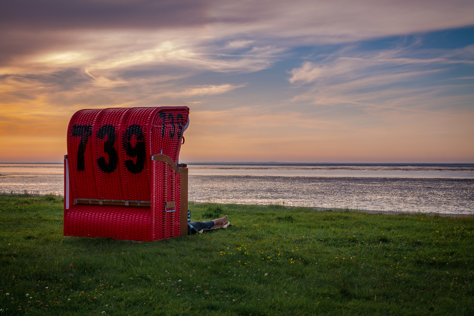 Strandkorb mit Bein