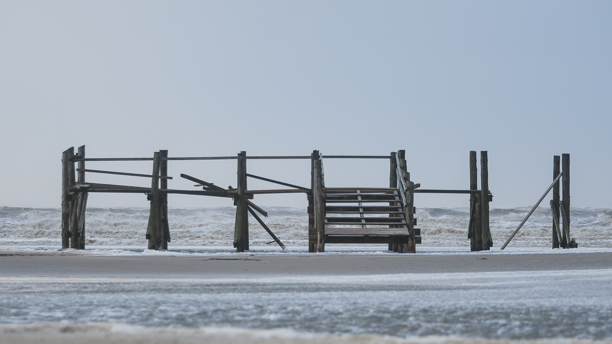 Strandkorbpodest in SPO nach dem Sturm Xaver