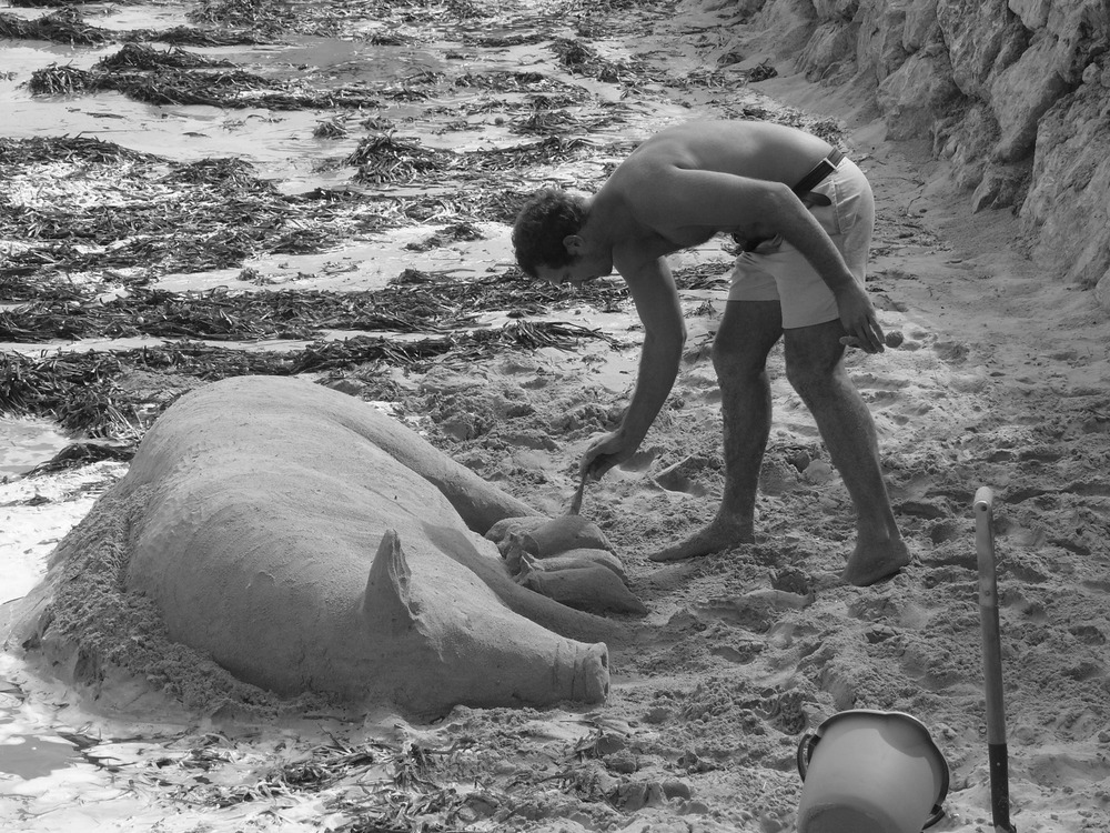 Strandkünstler at work...