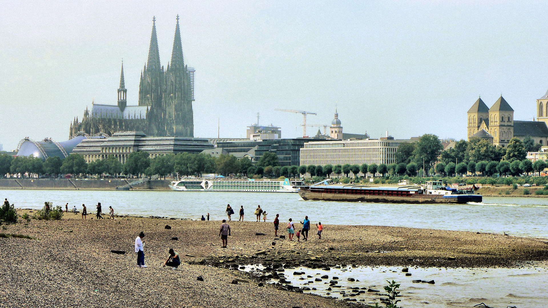 Strandleben am Rhein