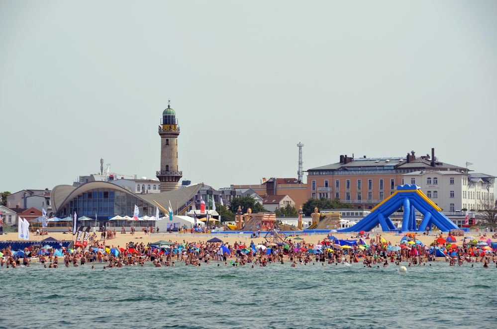 Strandleben zur Warnemünder Woche 2015