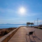 Strandpromenade beim Sonnenaufgang