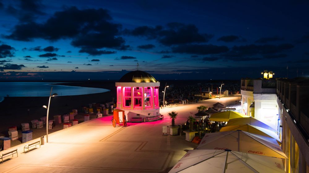 Strandpromenade von Borkum an einem lauen Augustabend