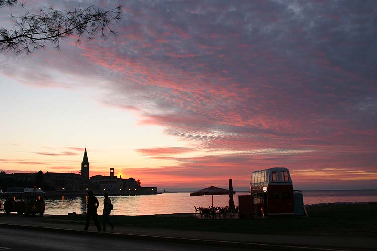 Strandpromenade von Porec, Kroatien