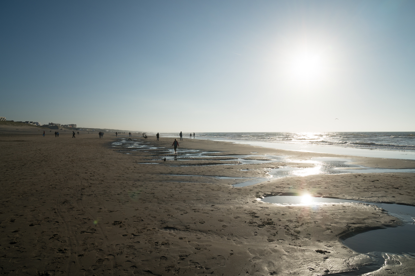 Strandspaziergang im Abendlicht