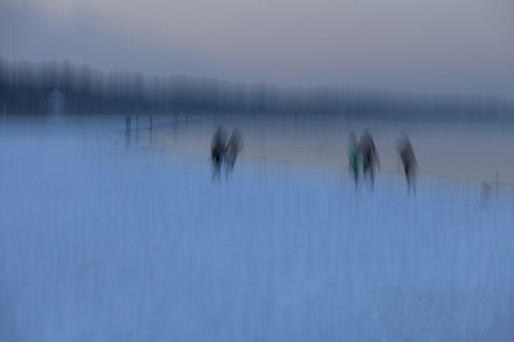 Strandspaziergang im letzten Abendlicht