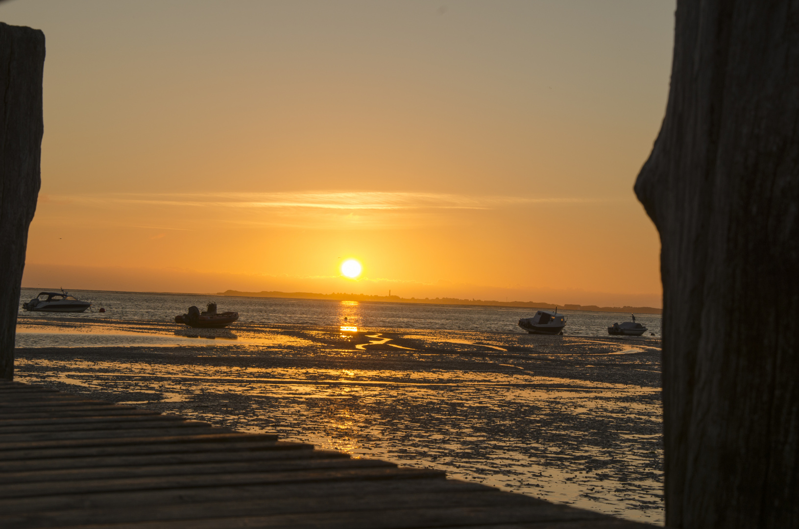 Strandspaziergang im Sonnenuntergang am Stran auf Föhr