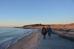 Strandspaziergang zum Sonnenuntergang 