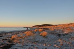 Strandspaziergang zum Sonnenuntergang 