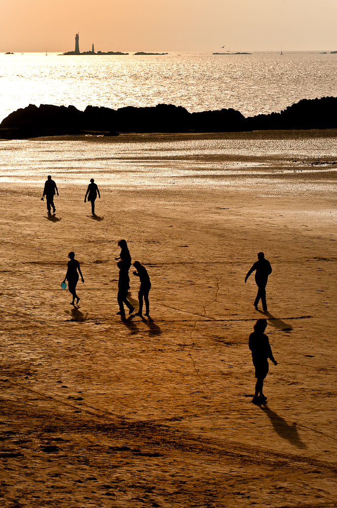 Strandszene St Malo von Alexander Scheubly