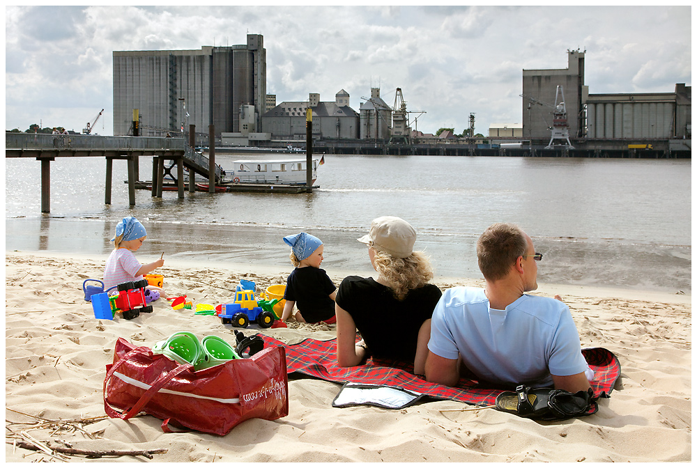 Strandurlaub - Trip to a Forgotten Utopia