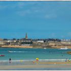 Strandvergnügen mit Blick auf Saint-Malo