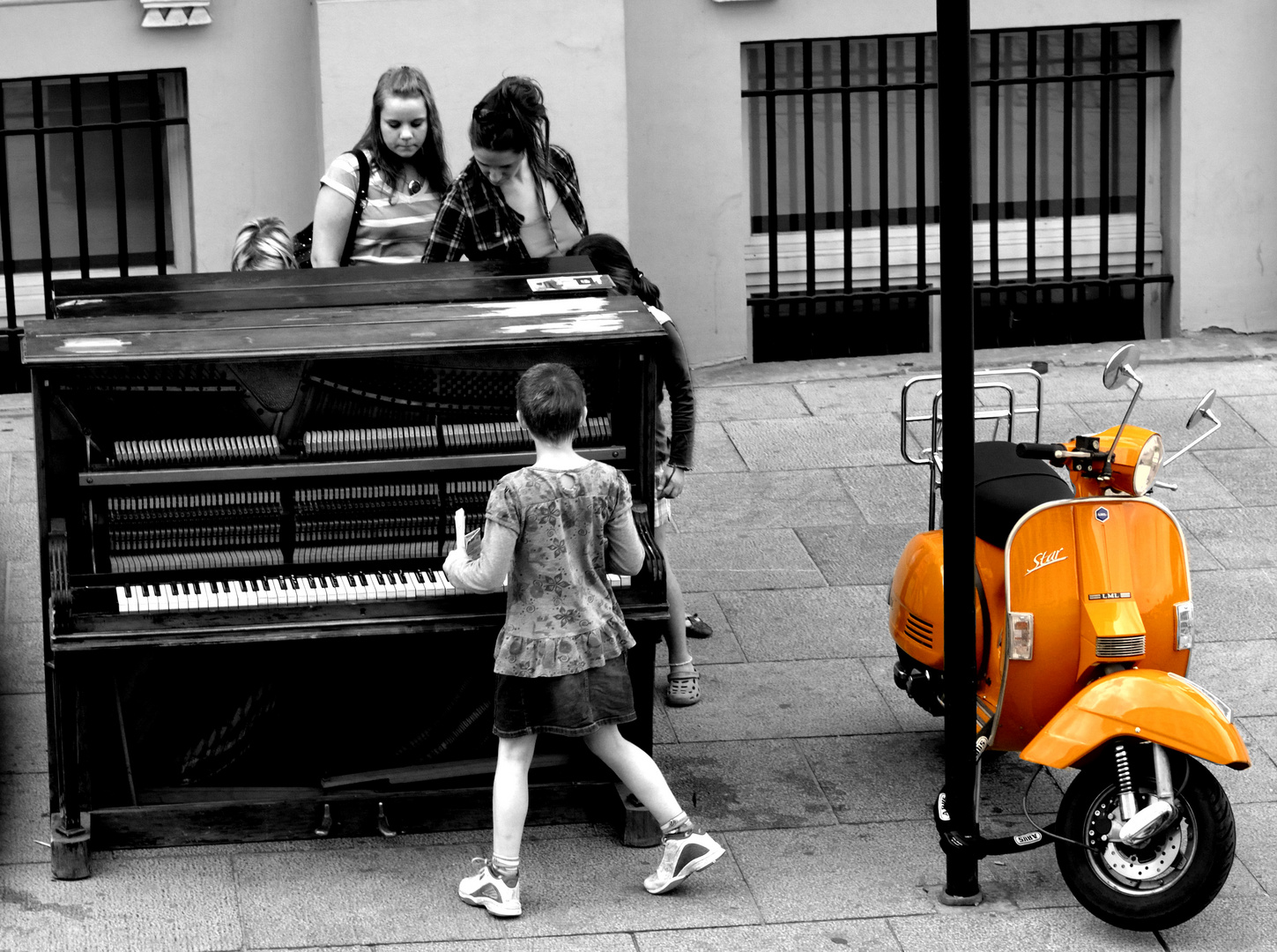 Strano? Forte la vespa allo stesso Piano