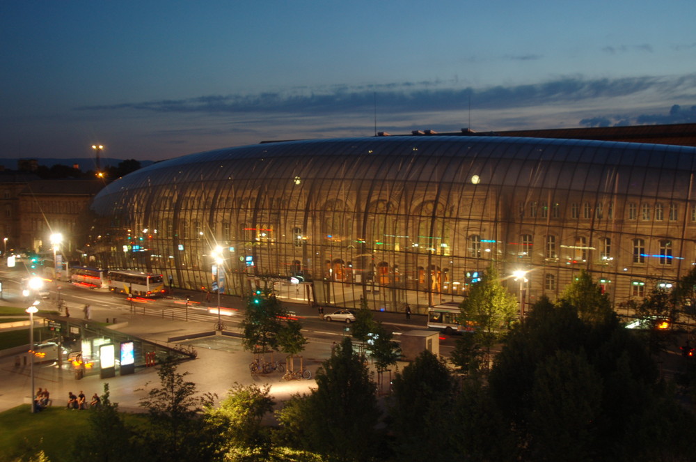 Strasbourg - Bahnhof bei Nacht