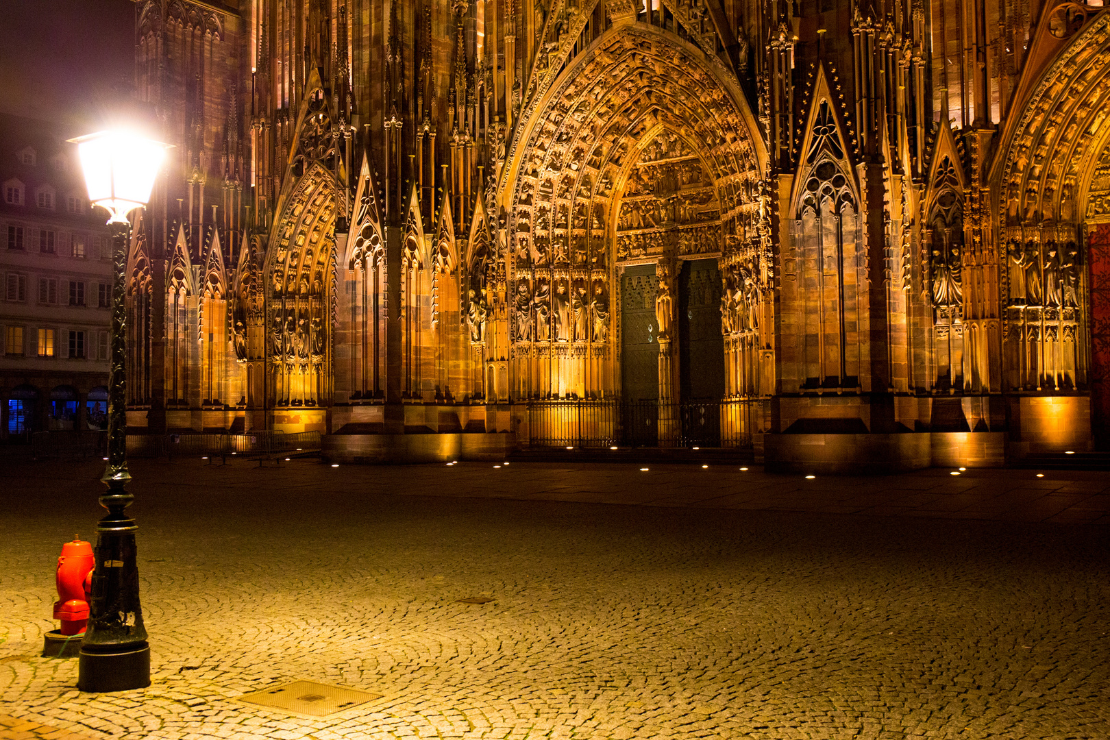 Strasbourg - eine Stadt der Höhepunkte (17) auch bei Nacht - Place de la Cathédrale