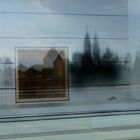 Strasbourg Münster, mit Petite France im Glas des Musée d'art moderne gespiegelt