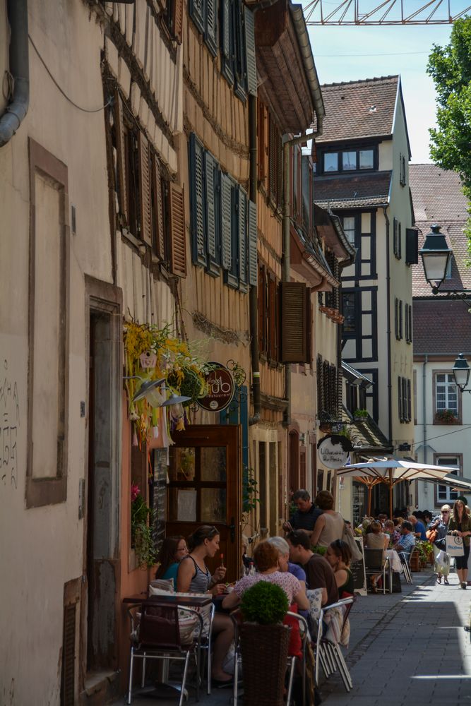 Strasbourg - Streetfotographie in einer Gasse