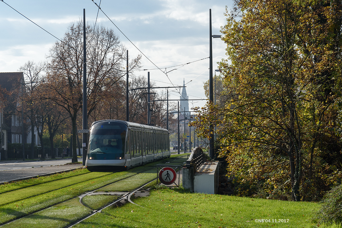 Straß-enbahn in -burg