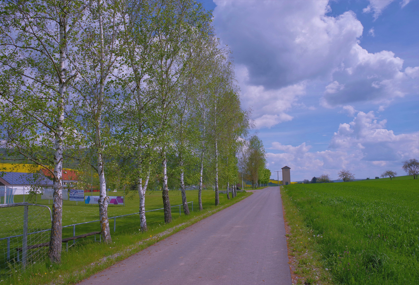 Straße am Sportplatz