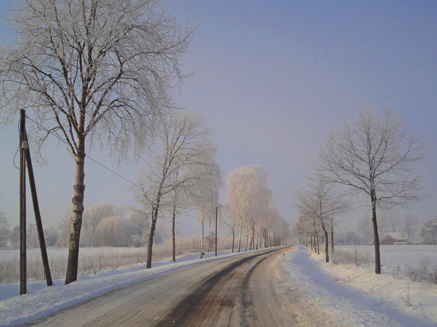 Strasse aus dem Dorf