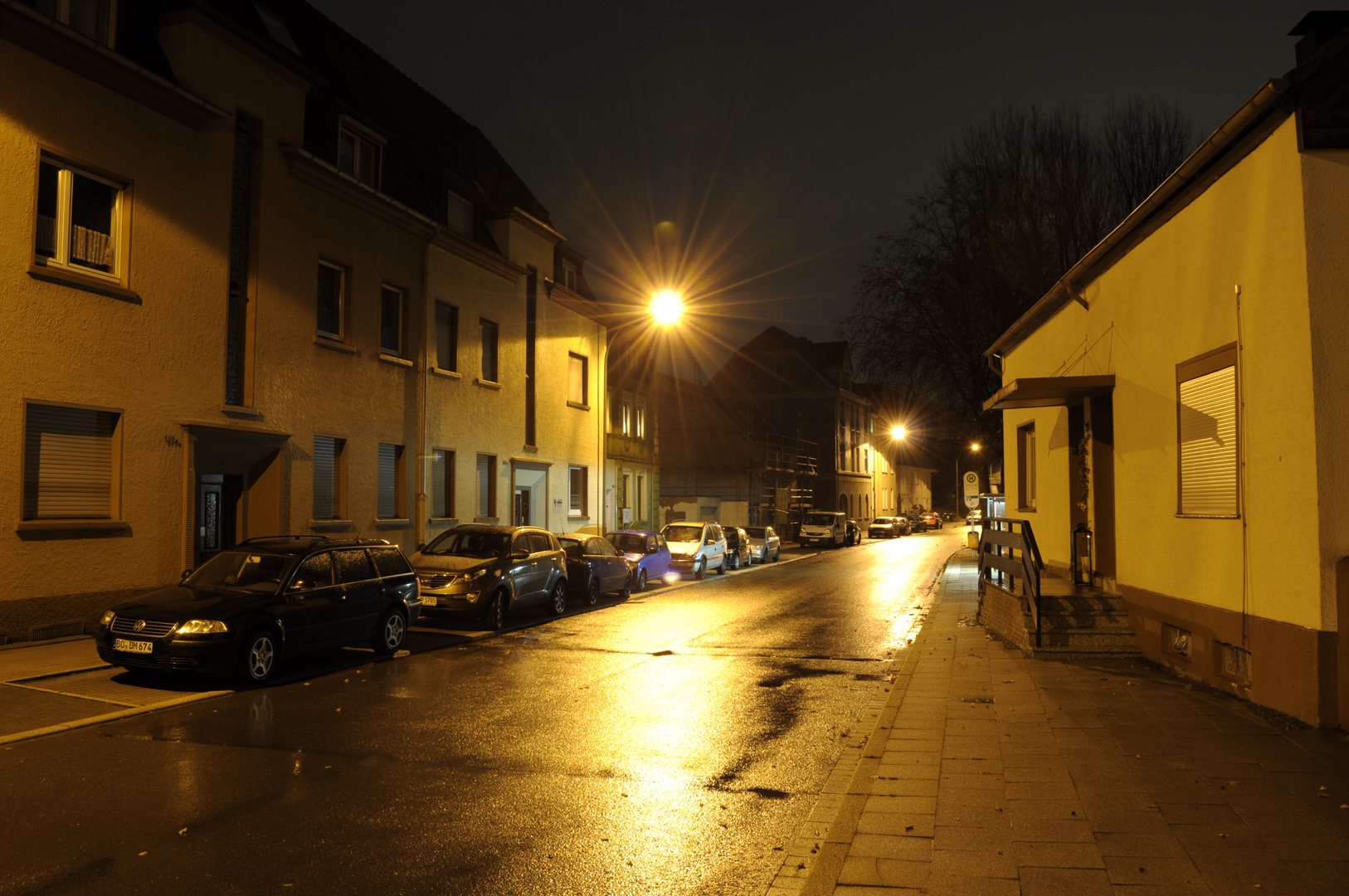 Straße bei Nacht