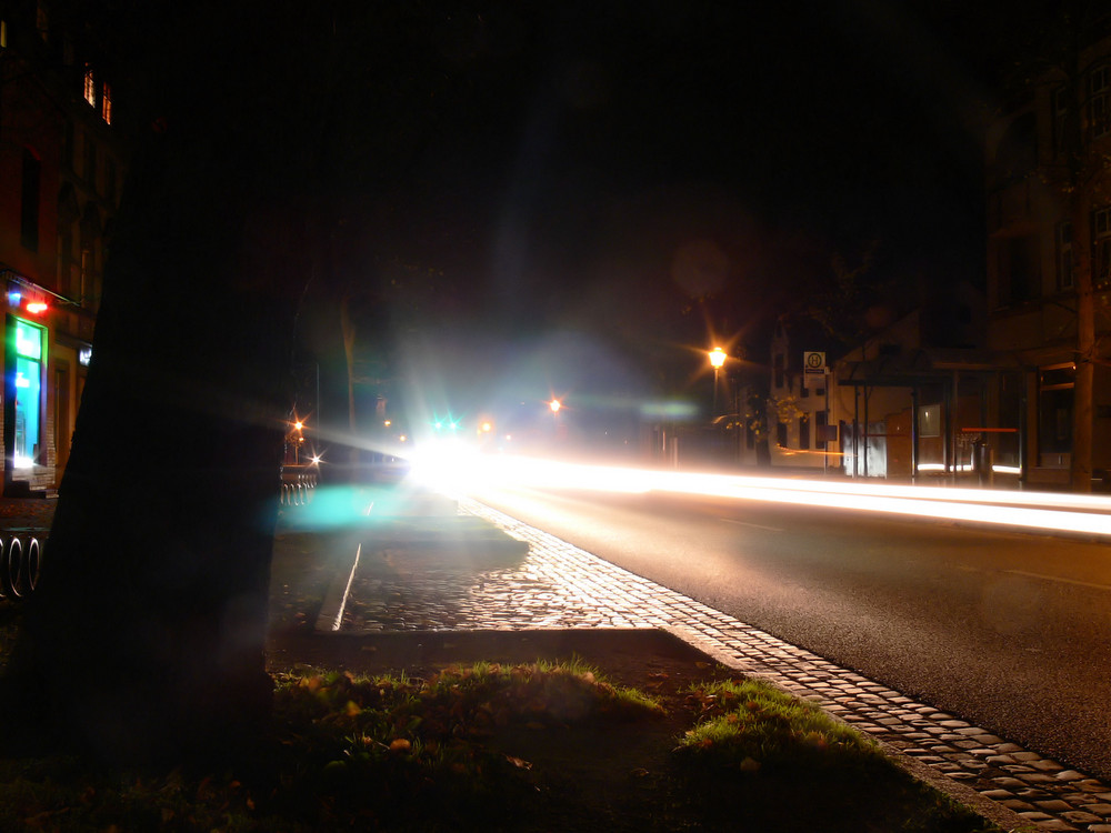 Straße bei Nacht