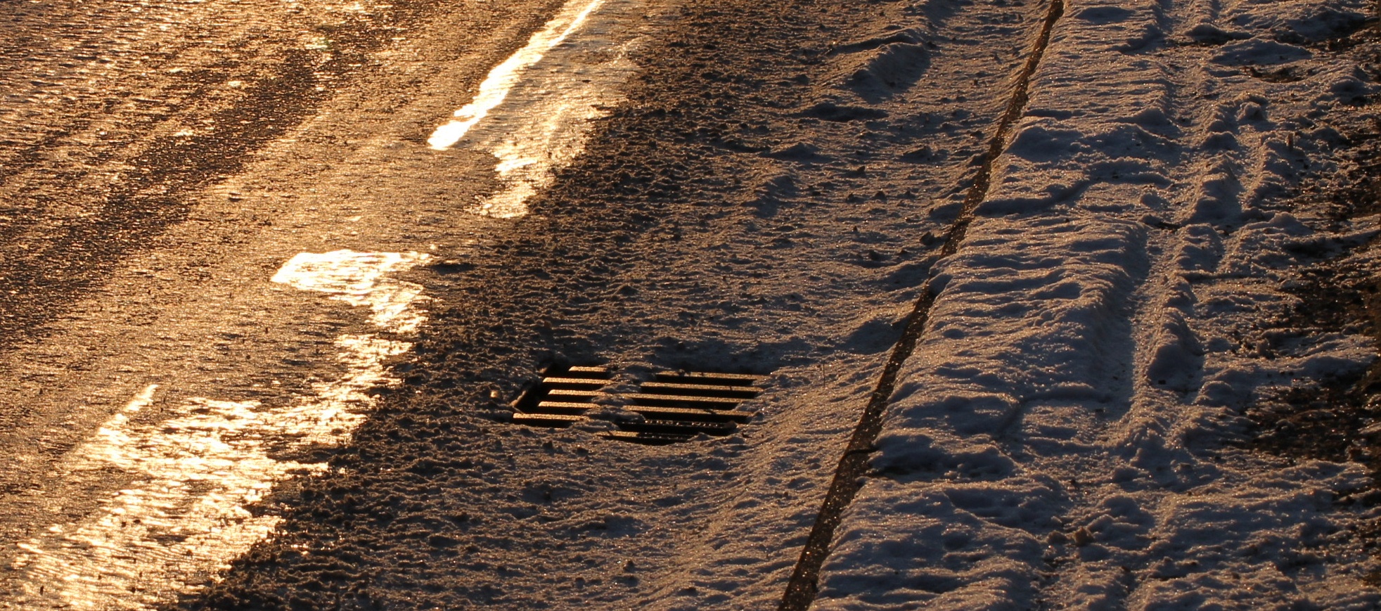 Straße beim Sonnenuntergang