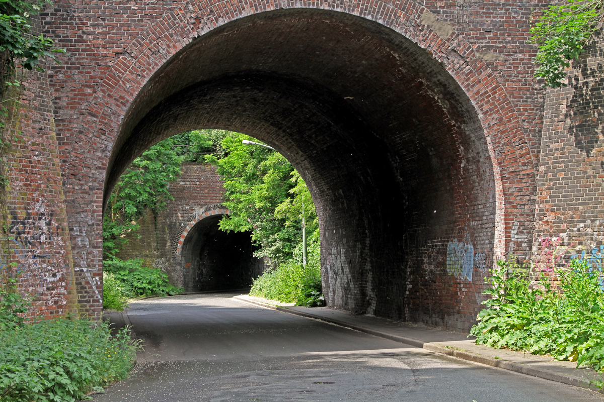 Straße der Tunnel