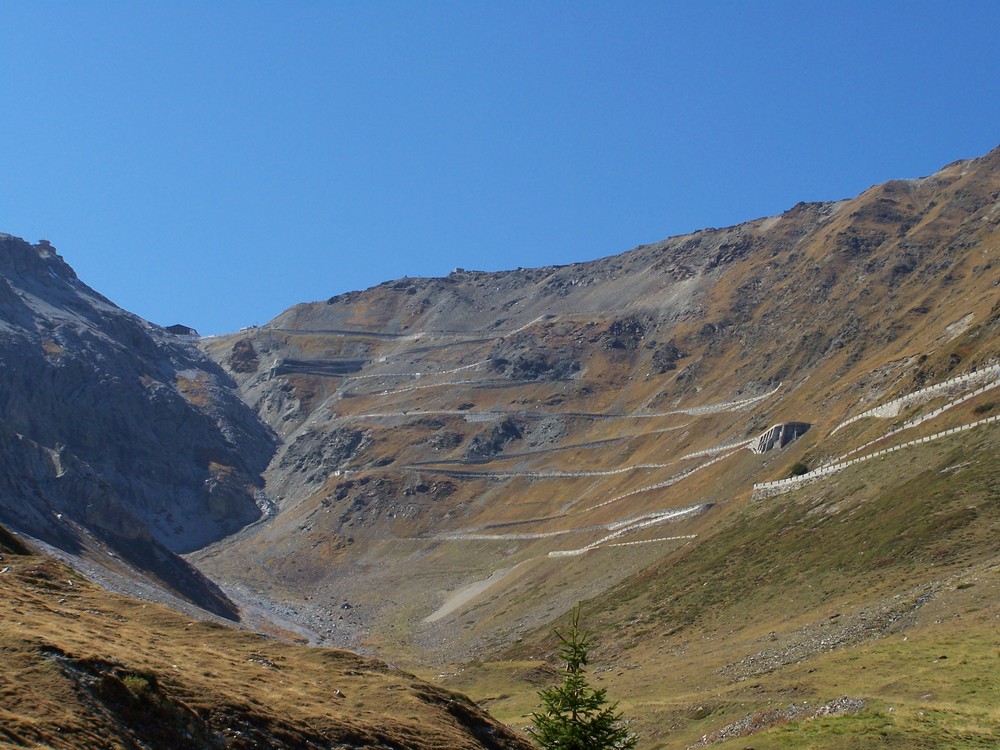 Straße hoch zum Stilfser Joch !