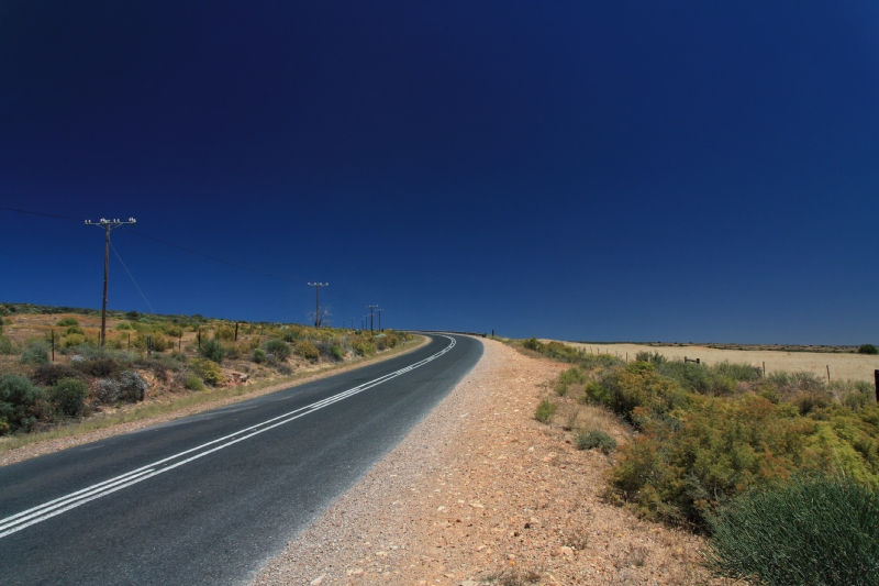 Straße im Nirgendwo in Südafrika