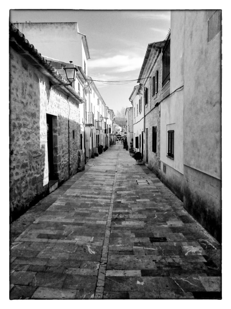 Straße in der Altstadt von Alcudia