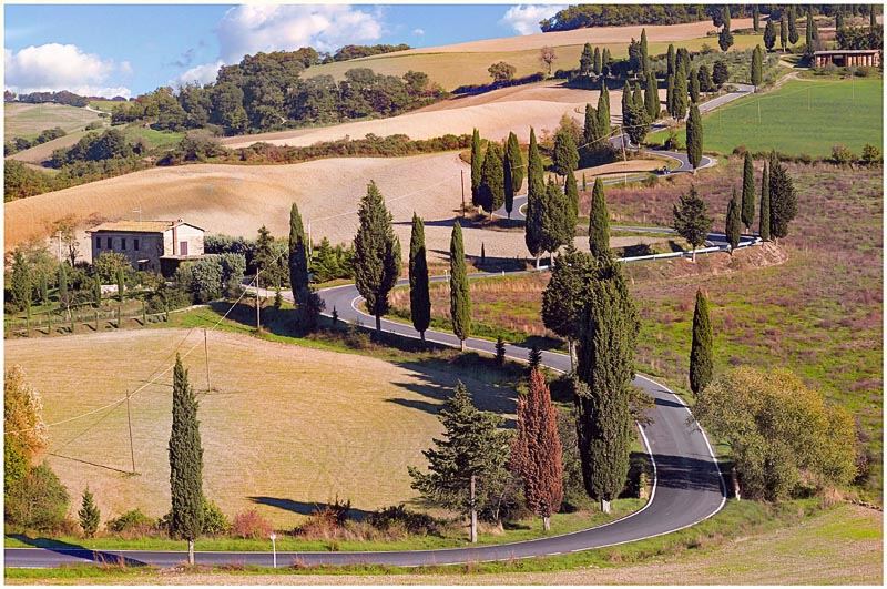 strasse in der toscana - montichiello