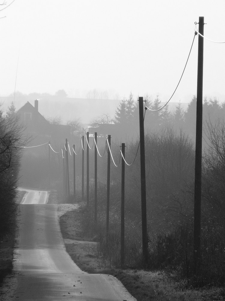 Straße ins Dorf