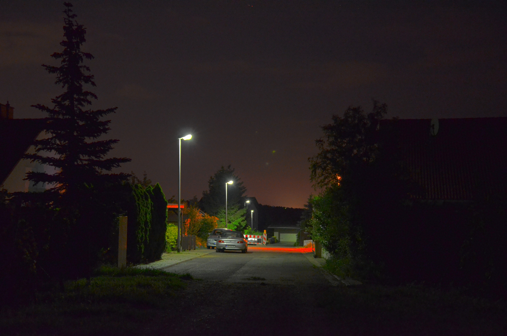 Straße kurz vor Mitternacht