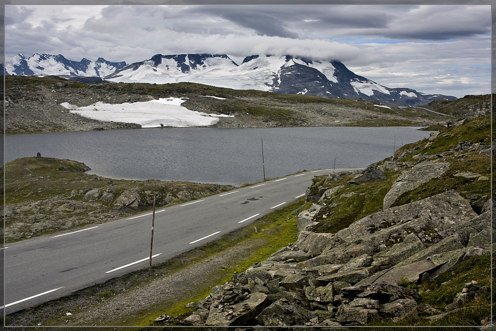 Straße übers Fjell