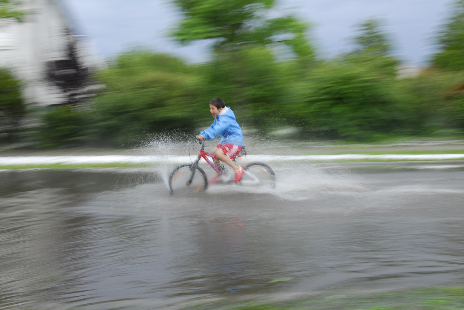 Straße unter Wasser