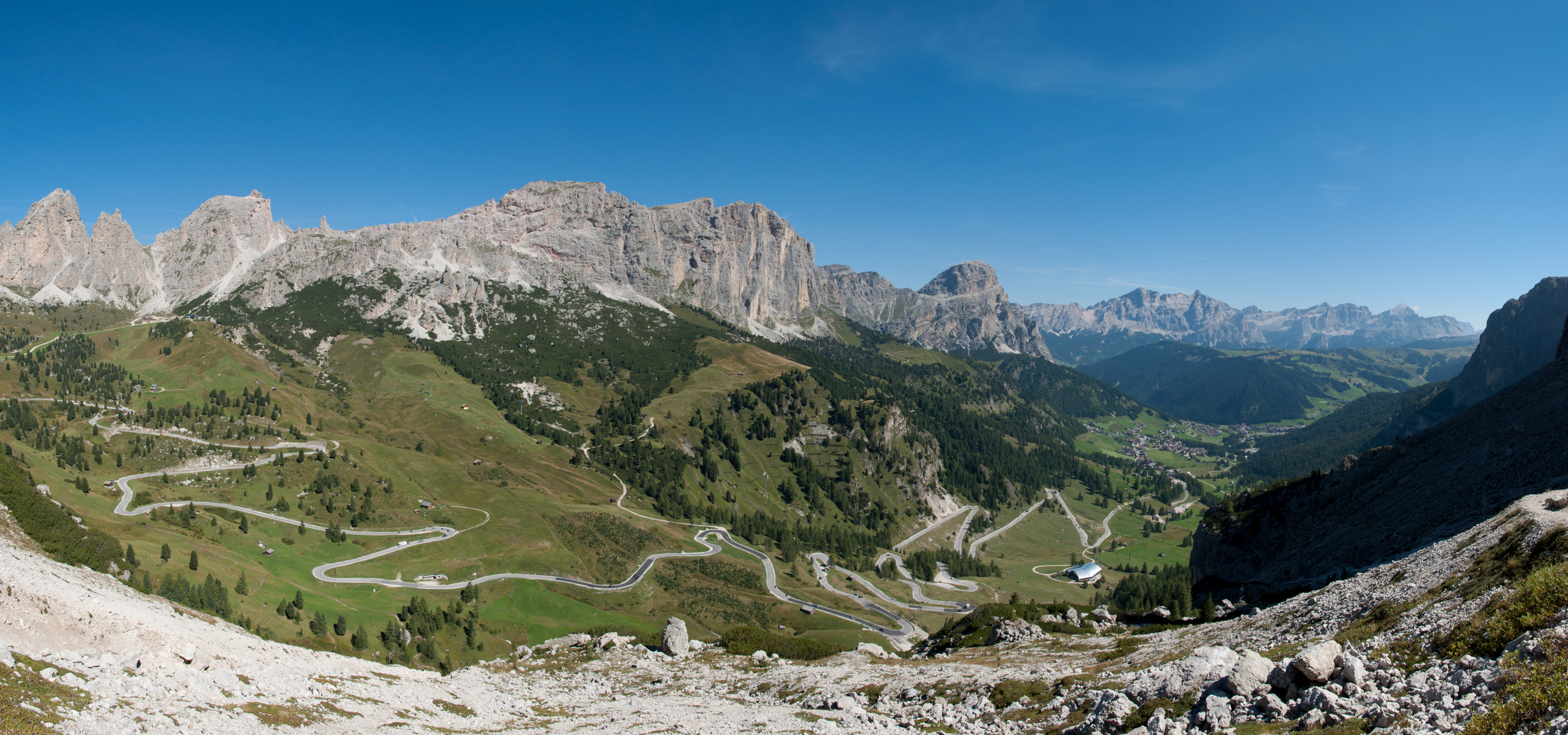 Straße vom Grödenjoch nach Corvara