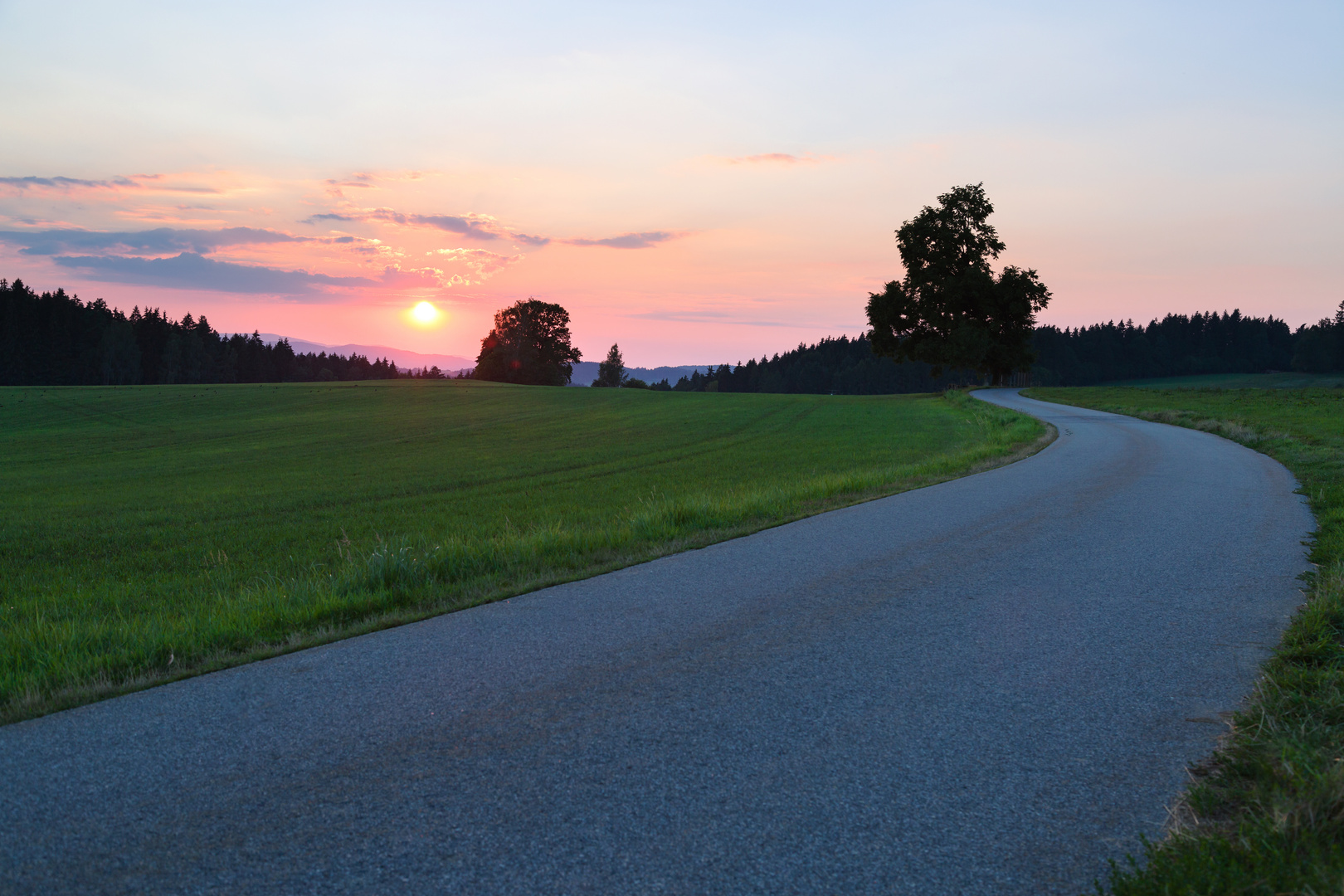 Straße zum Sonnenuntergang