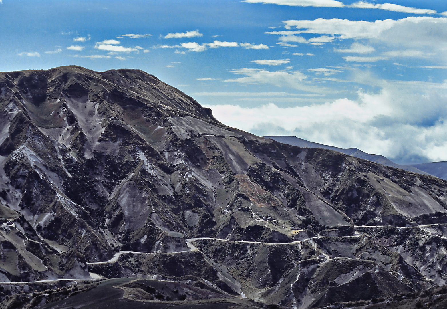 Straße zur Laguna Quilotoa 