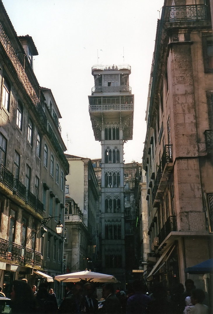 Straßenaufzug in Lissabon