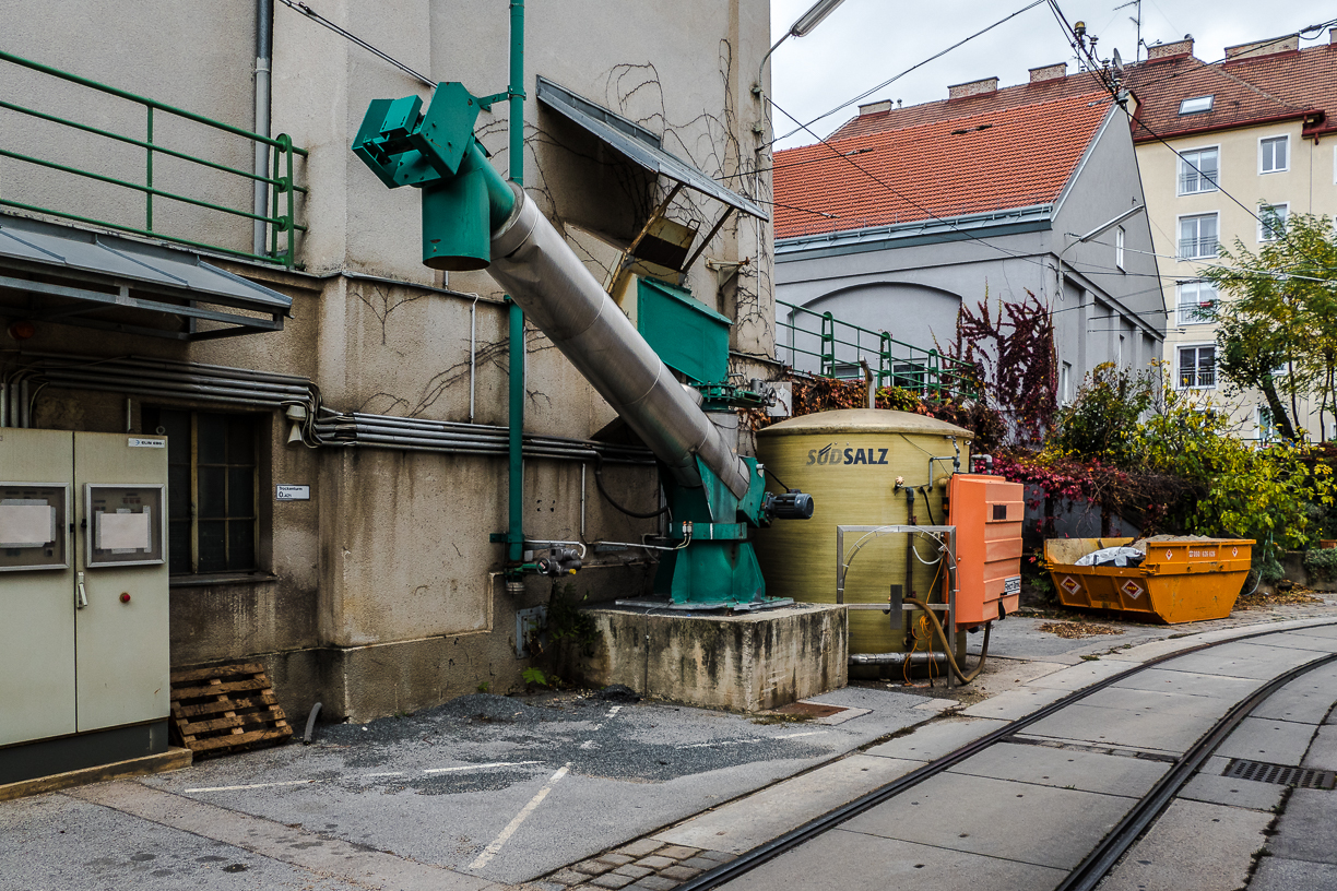 Straßenbahmremise Rudolfsheim - ohne Salz geht nix ...