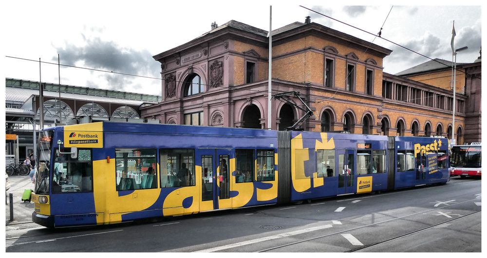 Straßenbahn am Bonner Hbf.